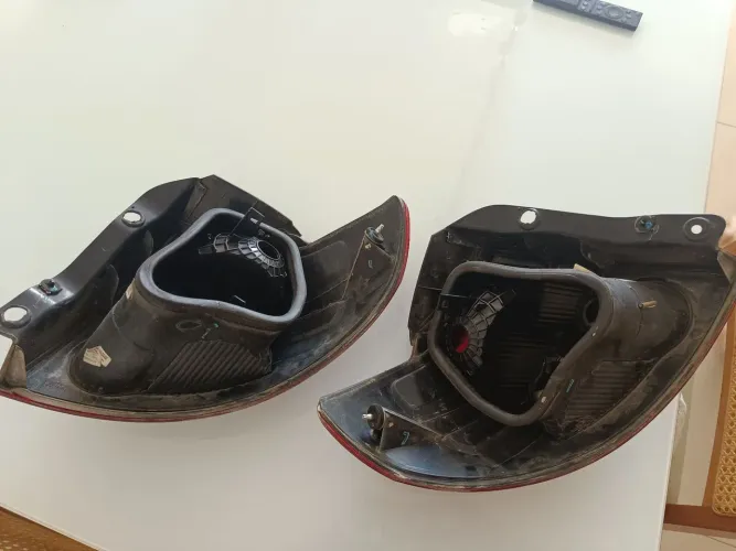 Par de Lanternas Traseiras Bicolor Ford Ka 2008 a 2012