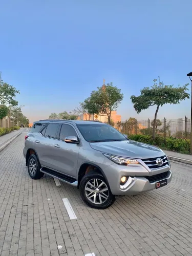 Toyota Hilux SW4 SRX 4X4 2.8 TDI 16V Dies. Aut. 2019