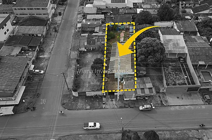 Imóvel para investimento com 04 apartamentos e ponto comercial