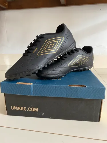 Chuteira Masculino Umbro Class Footballer Society Preta