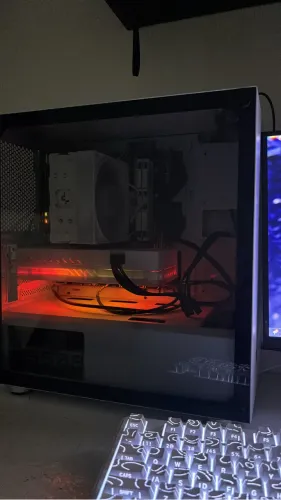 Placa de vídeo Rx580 em ótimo estado!! (Preço a negociar)