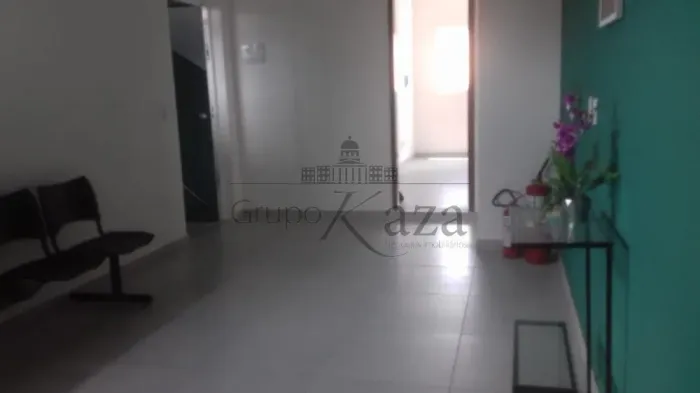 Salas Comerciais - Jardim Ismênia - 80m².