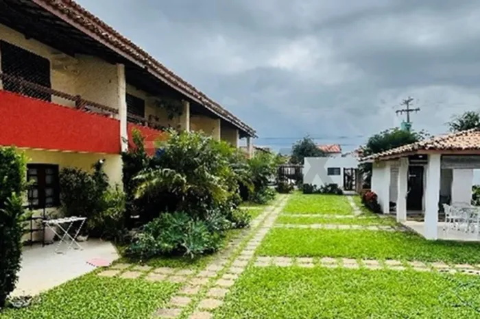 Casa em Condominio Buraquinho Semi Mobiliada