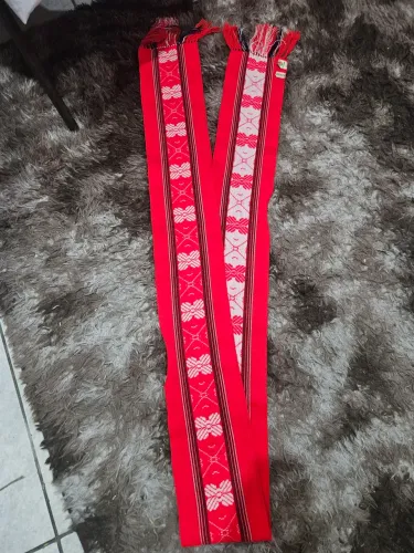 Faixa de gaúcho antiga vermelha marca minuano