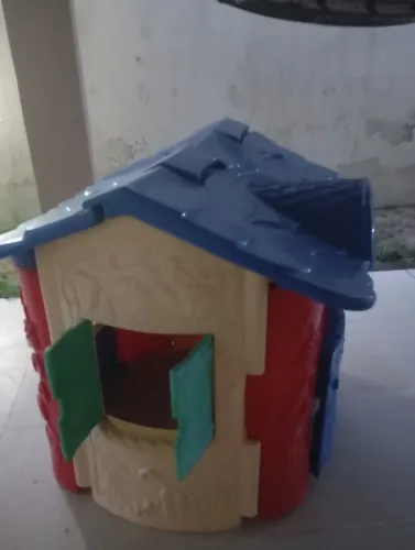 Casinha de boneca infantil marca BANDEIRANTES + mesinha de estudos infantil