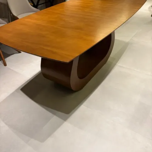 Mesa de jantar 6 lugares retangular em madeira