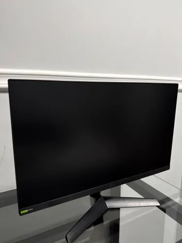 Monteiro gamer LG UltraGear 24 HD 180 Hz NVIDIA G-SYNC