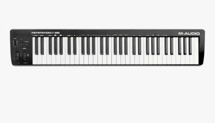 Controlador Keystation Mk3 61 teclas semi pesadas