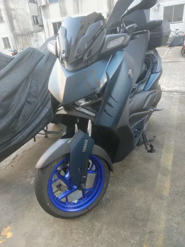 Vendo scooter Xmax 250 2025
