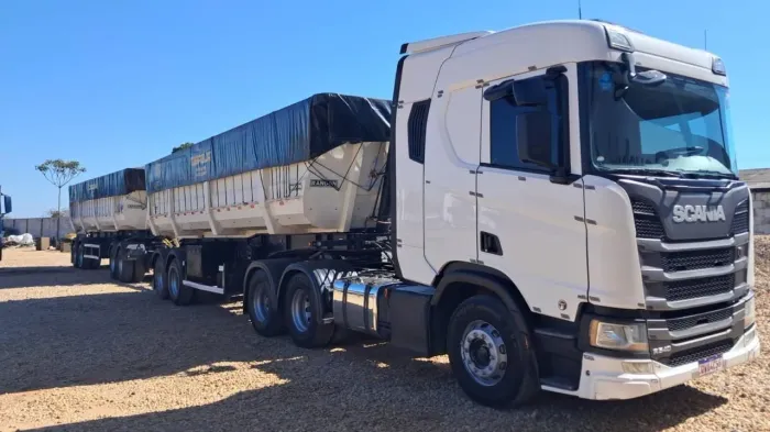Scania R540 + rodocacamba