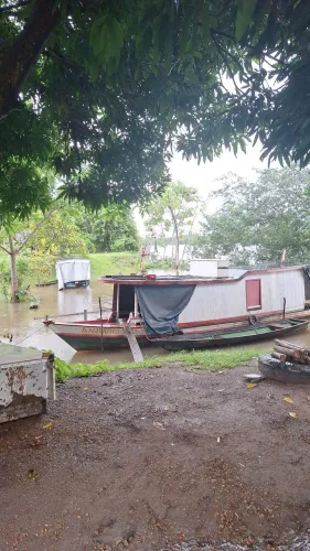 Barco com MOTO 18 e Revesor 3 por 1.