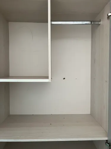 Guarda roupa com espelho