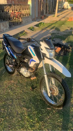 Moto conservada e nova só pegar e rodar 