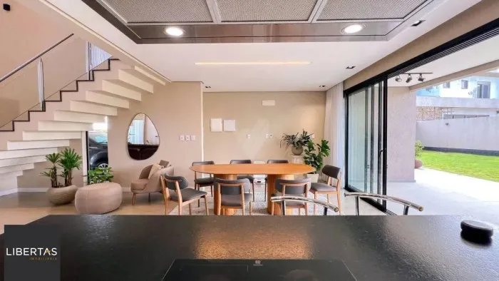 Casa de alto padrão no condomínio Prado Los Álamos em Gravataí com 300m2 de área construíd