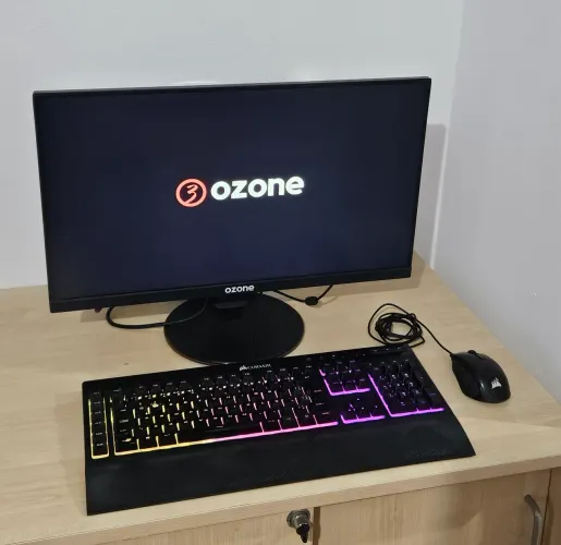 KIT GAMER - MONITOR 24,5" 240Hz + CORSAIR K55 RGB + CORSAIR HARPOON RGB