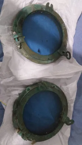 Vigia Náutica Antiga em Bronze Maciço com Vidro Azul - Original de Embarcação - Par