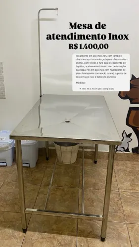 Mesa inox para atendimento veterinário