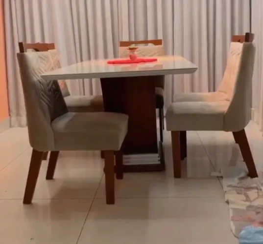 Mesa para Sala de Jantar Retangular