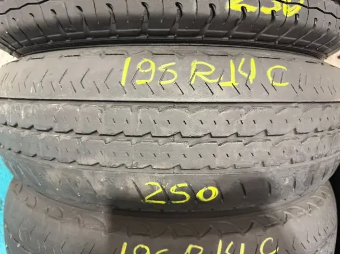 PNEU 195 R14 - PNEU MEIA VIDA - PNEU USADO - PNEU 195 R14 CARGA - KOMBI