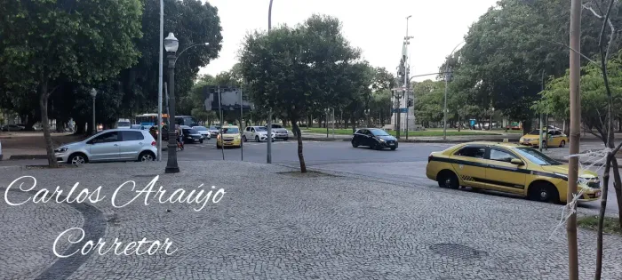 Gloria, apartamento todo reformado, só com seguro fiança.