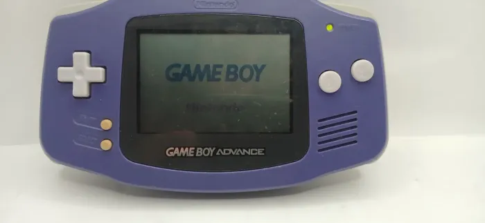 Gameboy Advanced com jogo