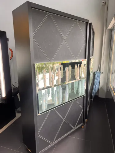 Móveis e acessórios para salão de cabeleireiro 