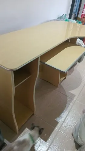 Escrivaninha para quarto cor Marfim.