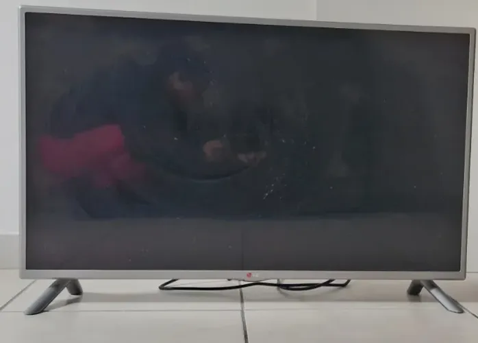 Televisão LCD com defeito