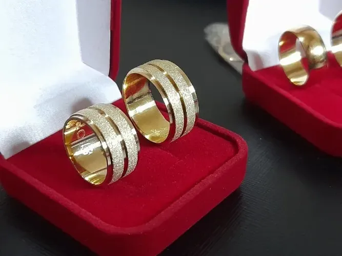 Par de aliança para casamento e noivado 