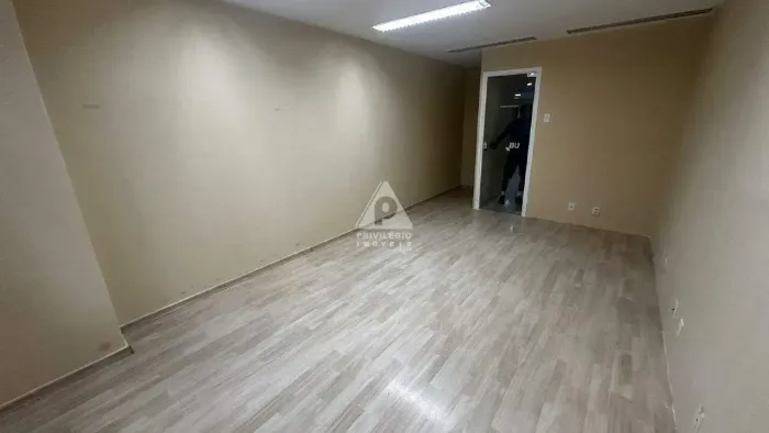 Sala Comercial à Venda, 1 Quarto, Centro - Rio de Janeiro/RJ