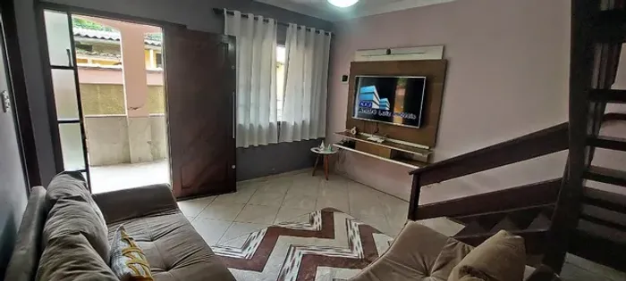 Casa Duplex com 03 quartos e Garagem em Coroa Grande, Itaguaí - RJ ( André Luiz Imóveis ).