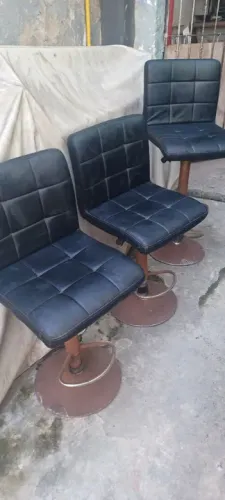 3 Cadeiras Giratórias de Bar em Couro Preto