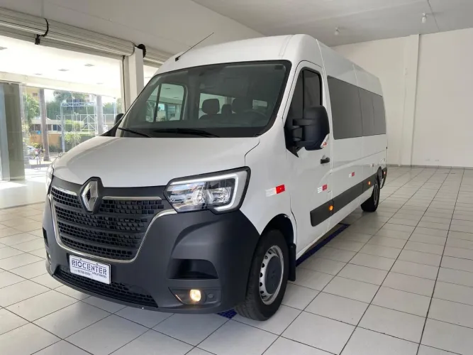 renault master minibus 2023