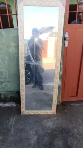 Espelho com moldura 1,62 x 57