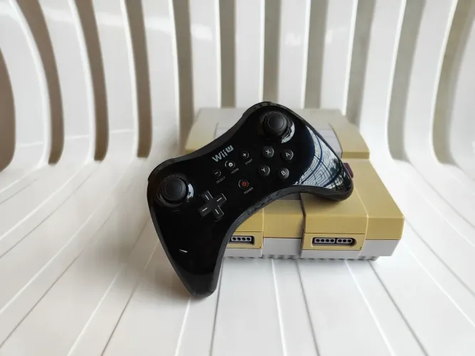 Controle de WiiU Pro Black Original [Nova Cidade]