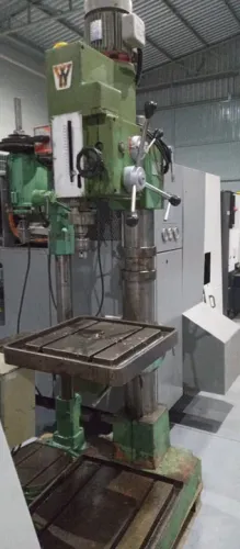 Furadeira Rosqueadeira de Coluna Yadoya Modelo Fy 50A