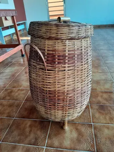 Vende se Roupeiro