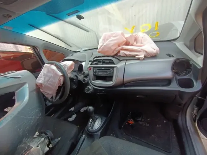 Temos peças para essa sucata! Honda fit 1.4 2010