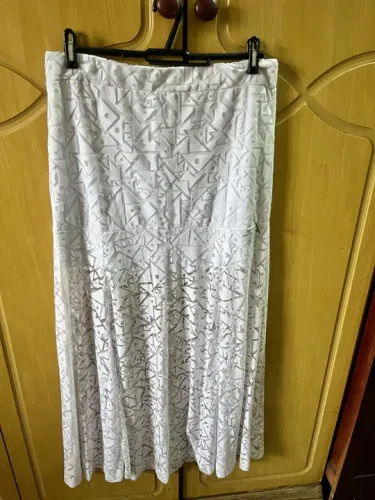 Saia branca de renda