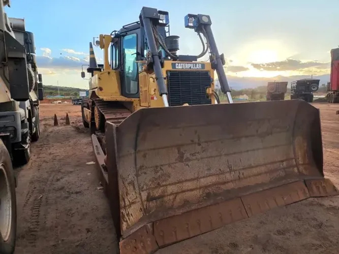 TRATOR ESTEIRA CAT D6T