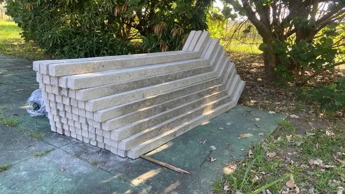 Concreto armado e telas para cercamentos 