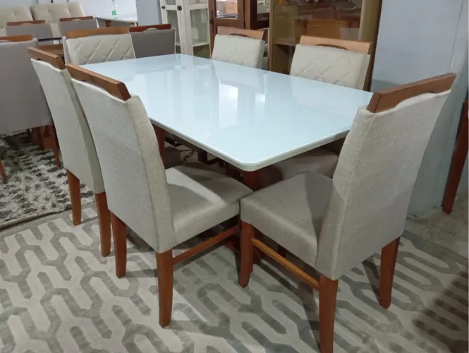 Mesa de Jantar com 6 Cadeiras de madeira e pintura laca