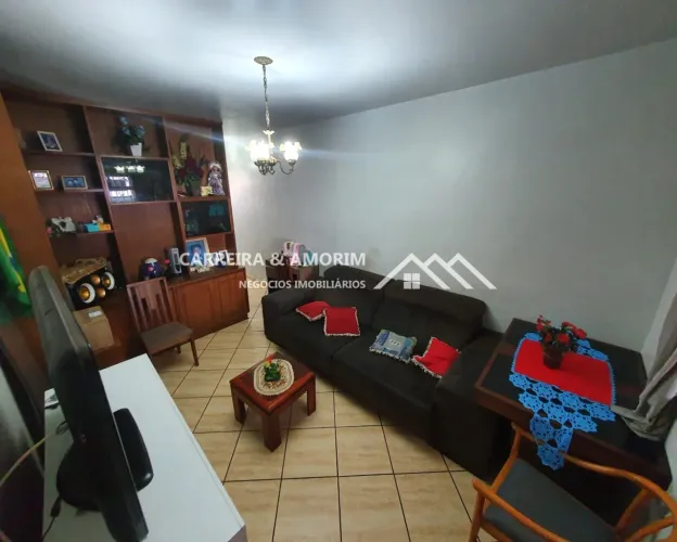 CASA A VENDA, SOBRADO 2 DORMITÓRIOS, SALA 2 AMBIENTES, CHURRASQUEIRA, VAGA COBERTA. 900 ME