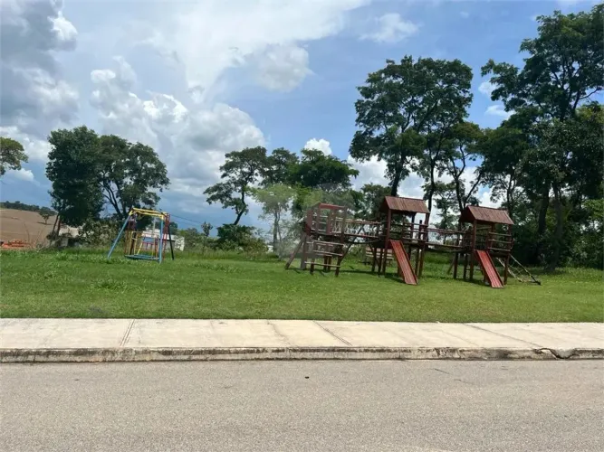 Terreno à venda no condomínio Helena Maria, Sorocaba - SP