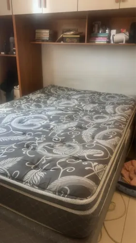 Cama de casal com Baú 