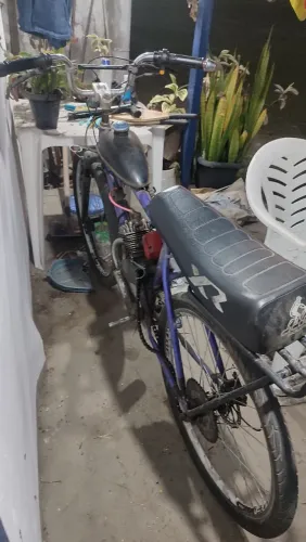 Bicicleta motorizada 100cc, motor com menos de 500Km rodado, pequeno problema na embreagem