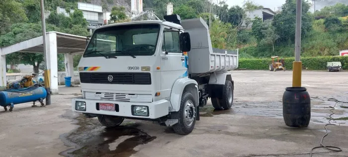 Caminhão caçamba VW 12140 toco.