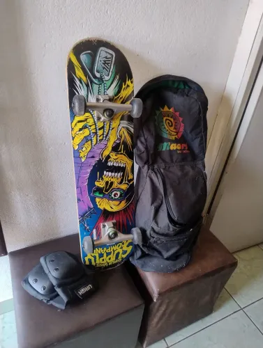 Skate Completo + Acessórios de proteção e mochila 350,00