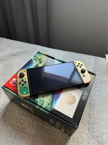 Nintendo Switch OLED - Edição The Legends of Zelda: Tears of the Kingdom