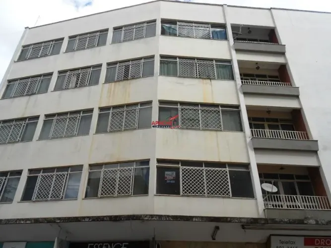 Apartamento com 03 quartos no Centro de Viçosa - MG